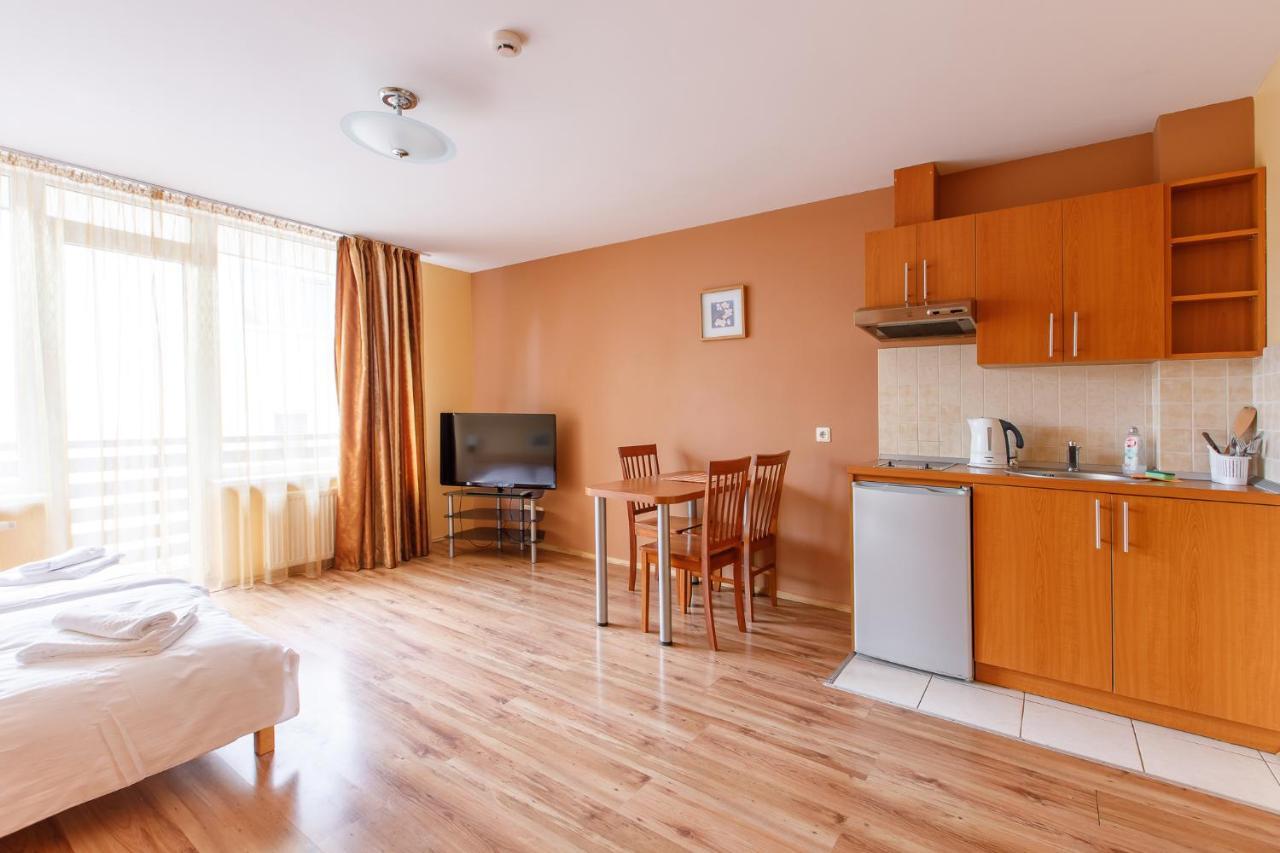 Viesbutis Prie Fontano Hotel พาลังกา ภายนอก รูปภาพ